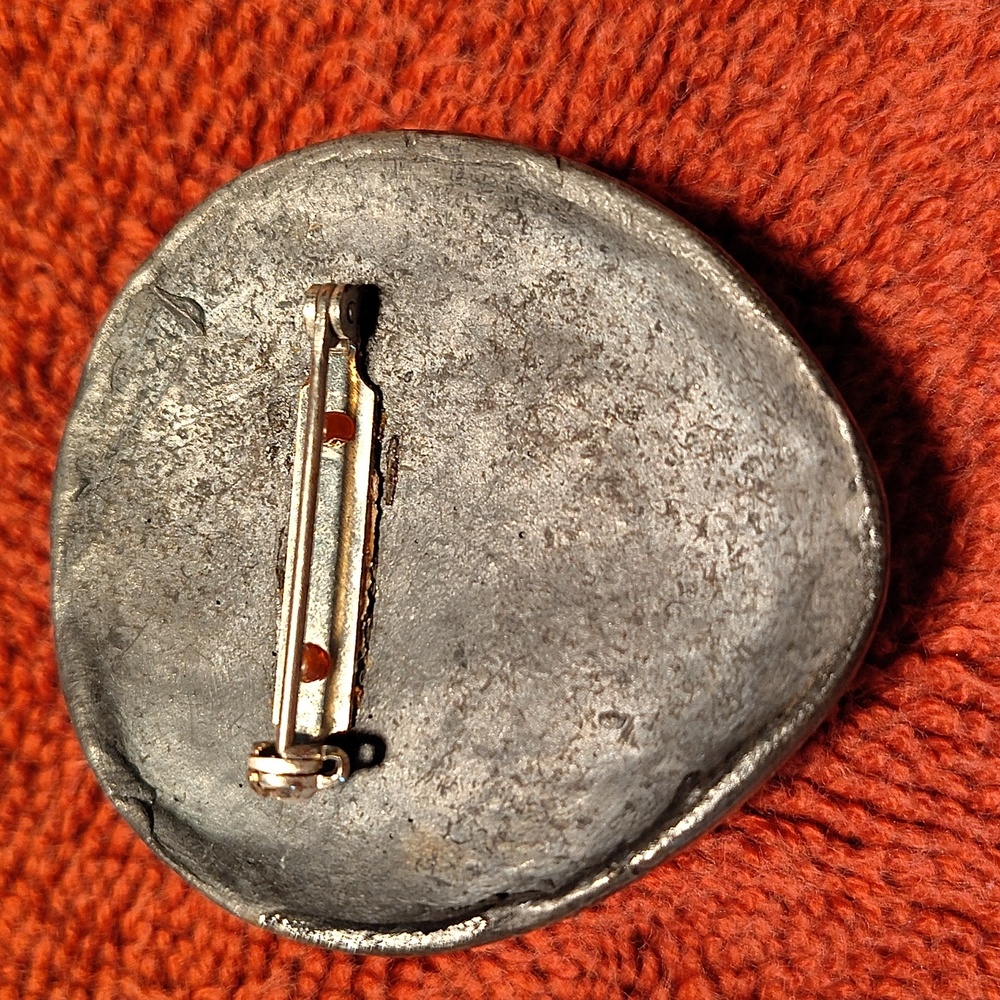 Brooch - Picture 2 of 4